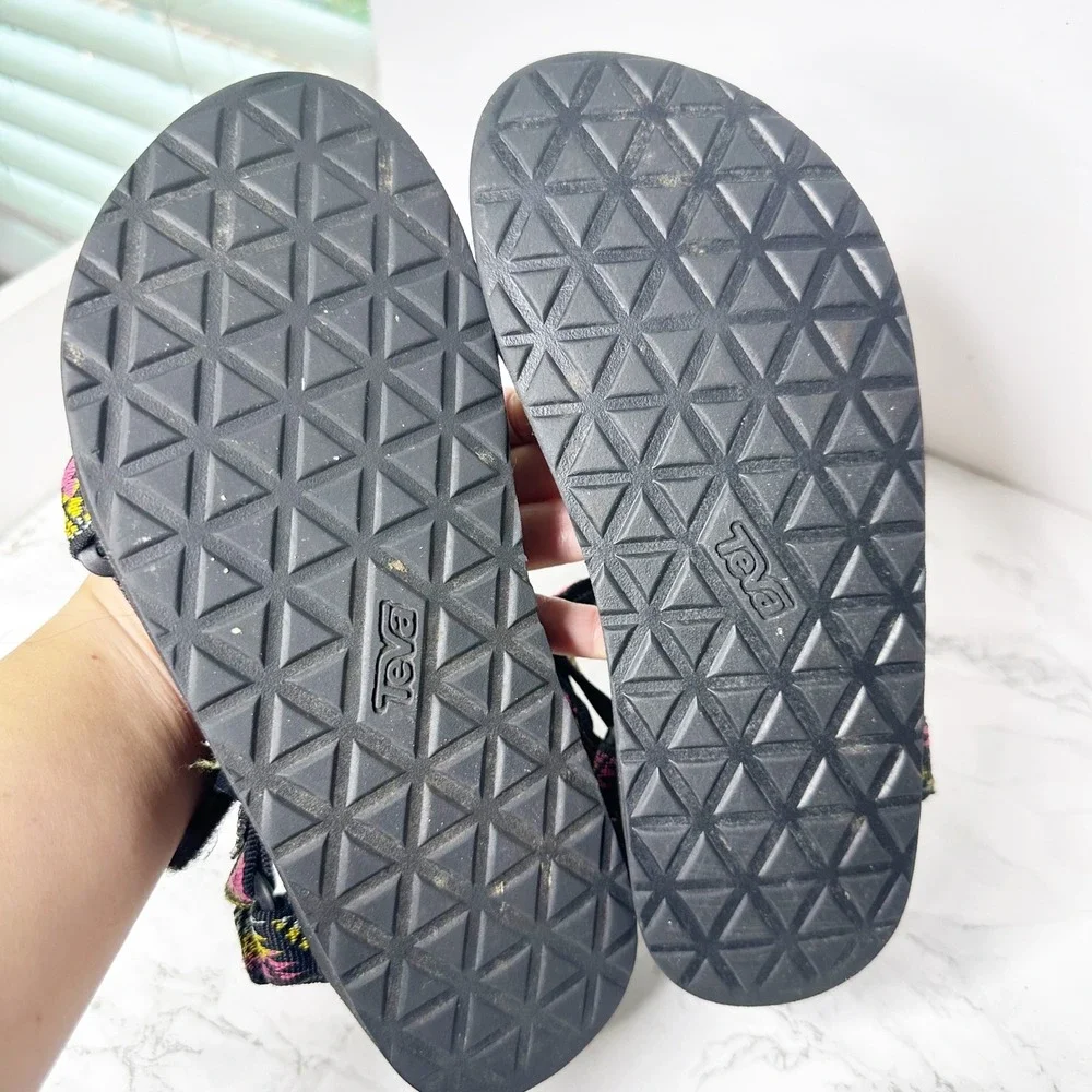 Teva Original Universal Kids Size 4 Black Pink Yellow Strappy Sandals Outdoorsy
